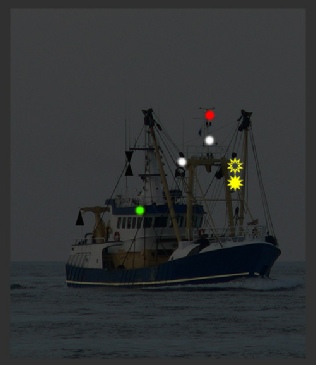 Vessel purse seining making way, gear more than 150m to starboard