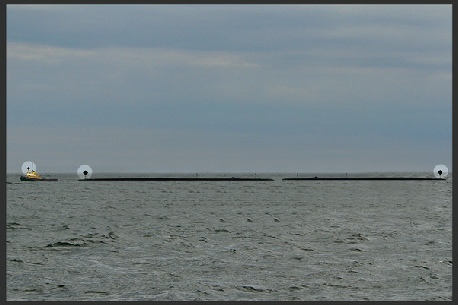 Inconspicuous objects being towed - tow more than 200m - displaying two diamonds