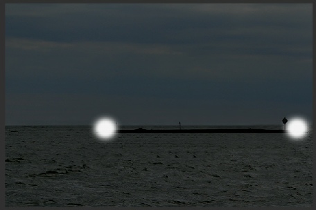 An inconspicous object less than 25m breadth being towed - two all-round white lights