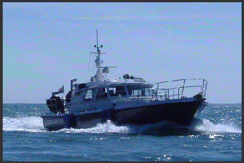 Link to Site Map - Animation:  power-driven vessel under 50m by day and night - seen from starboard bow
