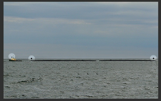 Inconspicuous objects (25m or more in breadth, 100m or more in length) being towed
